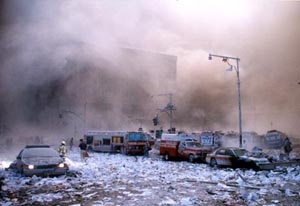 13_MCbuildingtrucks3.jpg (16742 bytes)